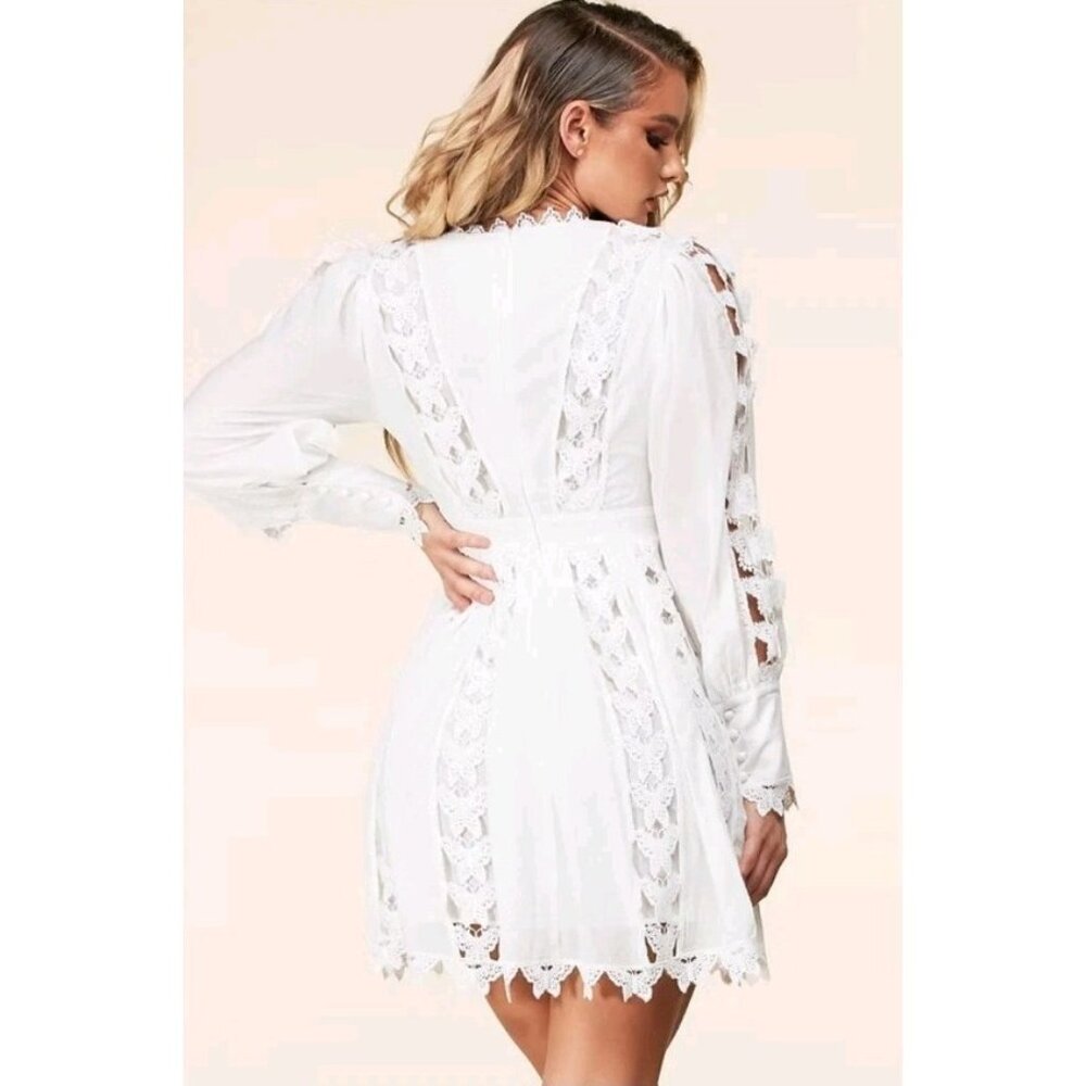 L'atiste By Amy Babydoll Mini Dress Lace Deep V Neckline Size Medium White - Picture 3 of 14